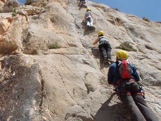Siguiendo el camino marcado por la via ferrata